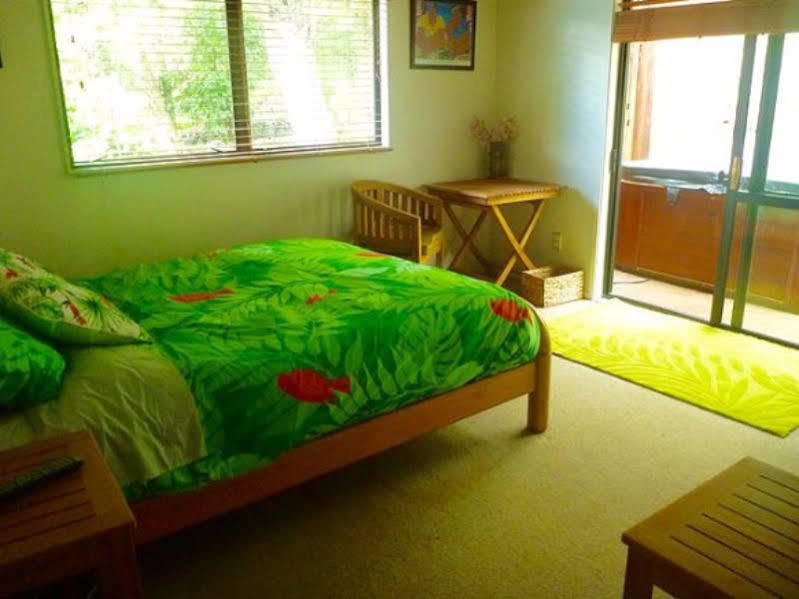 Pohutukawa Coast Bnb Te Puru Exterior photo